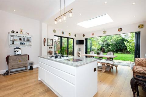 4 bedroom detached house to rent, Hadley Road, New Barnet, Hertfordshire, EN5