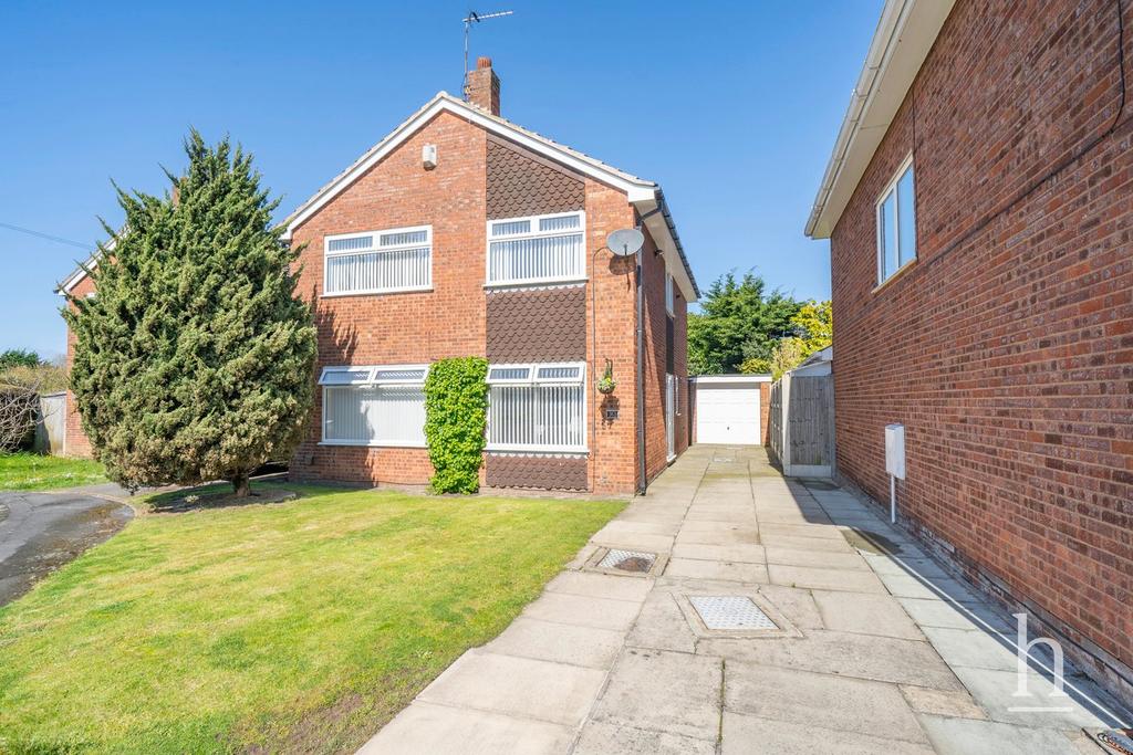 Birchfield, Saughall Massie CH46 4 bed detached house to rent £1,600