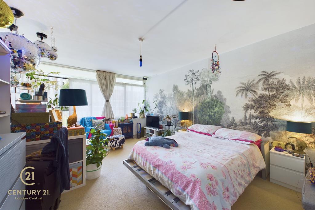 Gifford House, Churchill Gardens, London, SW1V Studio for sale £340,000