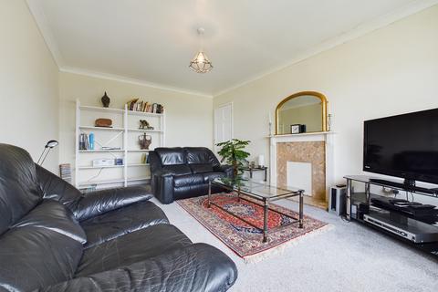 2 bedroom maisonette for sale, Clos Hendre, Rhiwbina , Cardiff . CF14