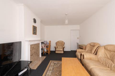 2 bedroom flat for sale, Fairwood Court, 33 Fairlop Road, Leytonstone, London, E11 1BJ