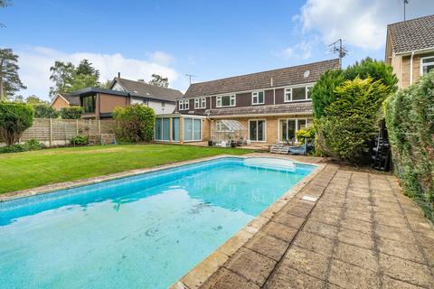 5 bedroom detached house for sale, The Birches, South Wootton
