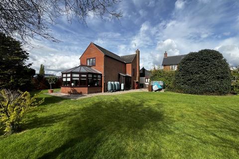 3 bedroom detached house for sale, Yarmouth Road, Broome