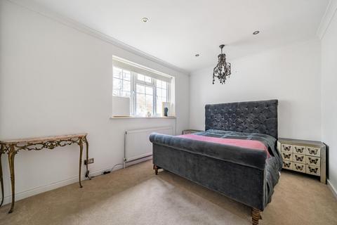 29 Henley Drive, Kingston Upon Thames, KT2 7EB