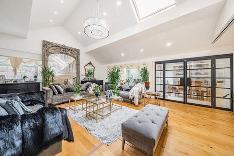 29 Henley Drive, Kingston Upon Thames, KT2 7EB