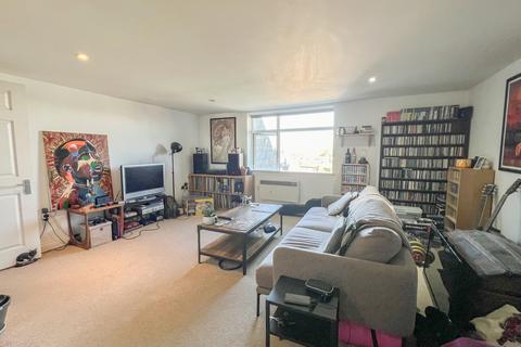 1 bedroom apartment for sale, Rayleigh Court, 44-50 High Road, Rayleigh
