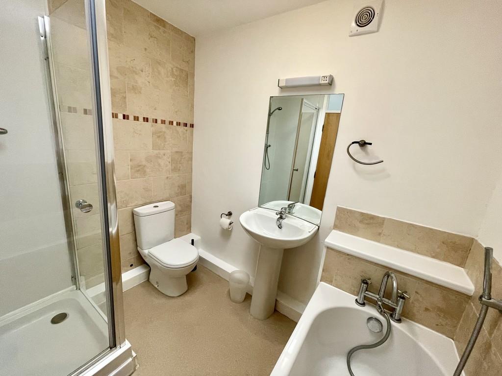 P9 Bathroom 1