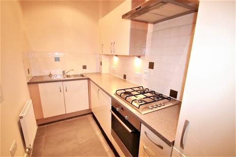 2 bedroom apartment to rent, Woodcote Valley Road, Purley