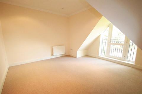 2 bedroom apartment to rent, Woodcote Valley Road, Purley