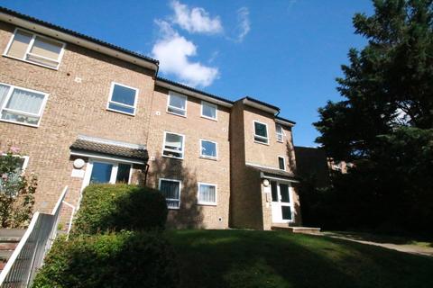 11 Montana Close, South Croydon, CR2 0AT