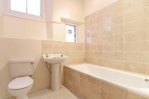 4 bedroom apartment to rent, Gloucester Road, South Kensington SW7