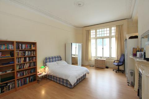 4 bedroom apartment to rent, Gloucester Road, South Kensington SW7