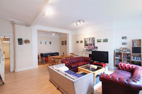 4 bedroom apartment to rent, Gloucester Road, South Kensington SW7