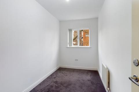 2 bedroom flat to rent, Barrington Court, Chichester Terrace
