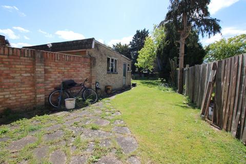 3 bedroom semi-detached house for sale, Colnbrook