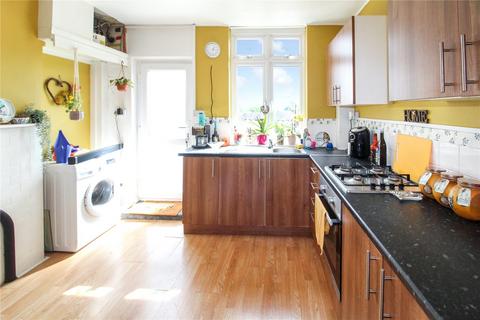 2 bedroom apartment for sale, Eastwood Road North, Leigh-on-Sea, Essex, SS9