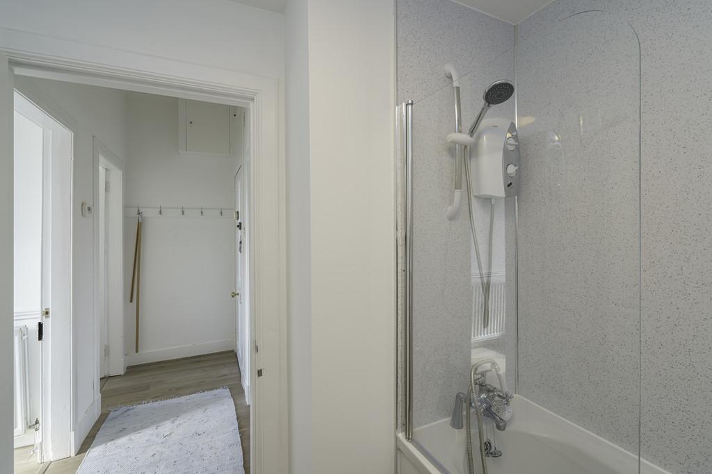 5. Bathroom angle 2