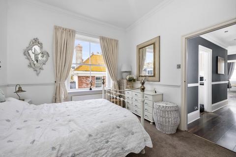 2 bedroom apartment for sale, Marine Parade, Brighton BN2