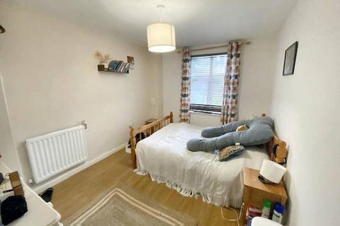 2 bedroom apartment to rent, Chalfont Road, London SE25