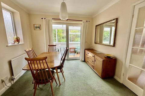 148 Brook Drive, Corsham, SN13 9AZ