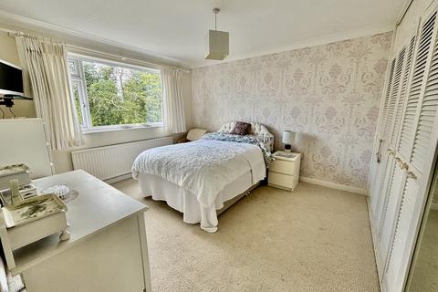 148 Brook Drive, Corsham, SN13 9AZ