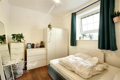 2 bedroom flat to rent, Haddo House, SE10