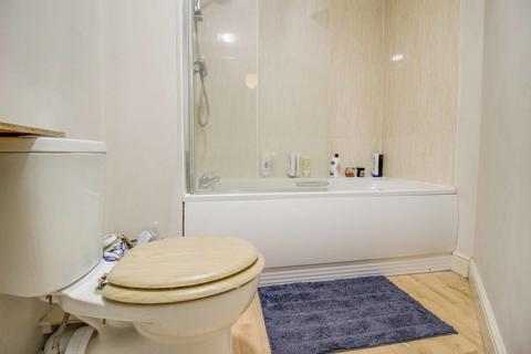 2 bedroom apartment to rent, Dammas Lane, Swindon SN1