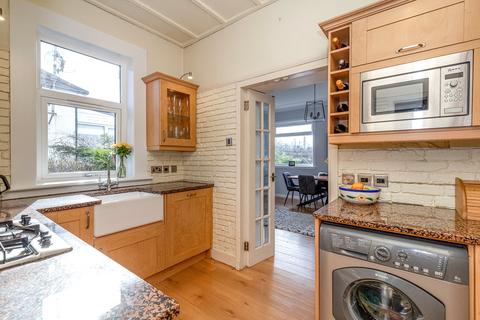 10 Brora Drive, Giffnock, Glasgow, G46 6NP