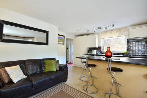 2 bedroom flat to rent, Oxford Road, Ealing Broadway, London, W5