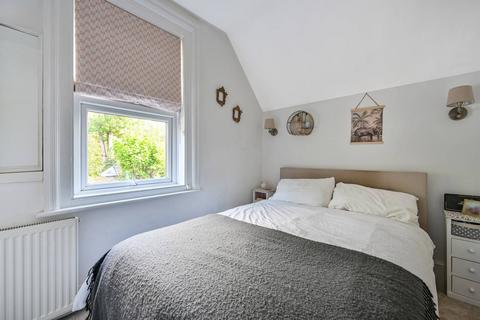 2 bedroom flat for sale, Clandon Road, Guildford, GU1