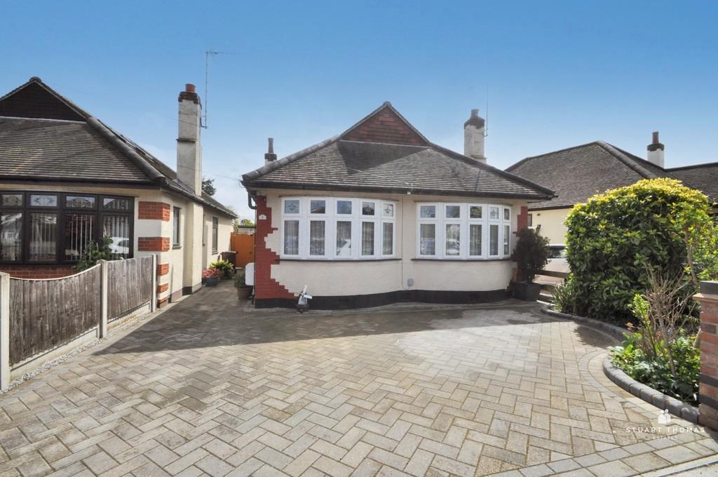 Shipwrights Drive, Benfleet 3 bed detached bungalow for sale £450,000