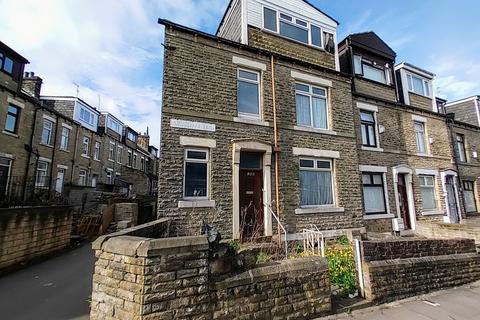 4 bedroom end of terrace house for sale, Arncliffe Terrace, Bradford