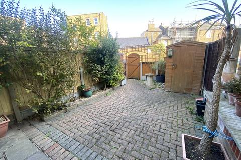 2 bedroom end of terrace house for sale, St. Johns Street, Margate