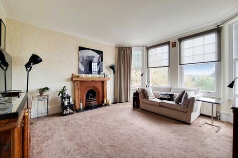 4 bedroom flat for sale, Sutton Court, Chiswick, London