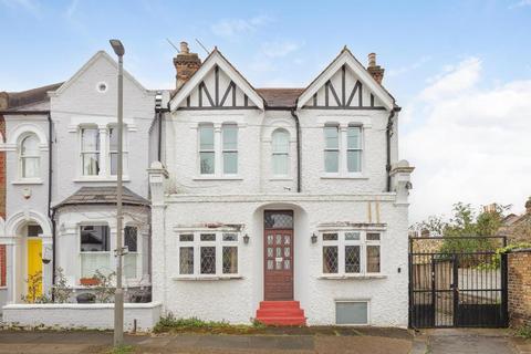 8 bedroom end of terrace house for sale, Glycena Road, London