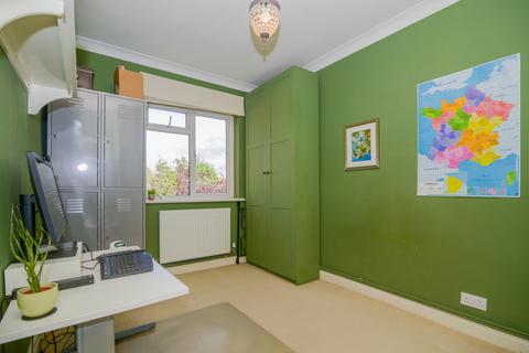 33 Kenmore Close, Richmond, TW9 3JG
