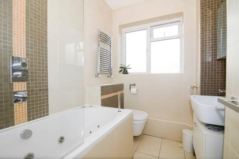 33 Kenmore Close, Richmond, TW9 3JG