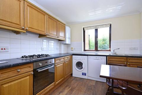 2 bedroom flat to rent, Woodside Grange Road, Woodside Park, London, N12