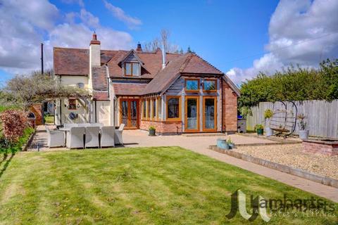 4 bedroom detached house for sale, Droitwich Road, Hanbury