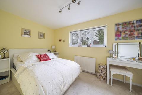 17 Hill View, Whyteleafe, CR3 0HE
