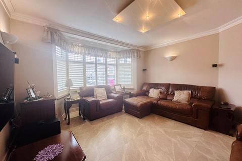 5 bedroom semi-detached house for sale, Redhill Drive, Edgware