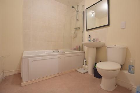 2 bedroom flat to rent, Marmion Road Nottingham NG3