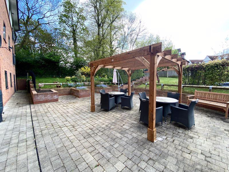 Garden/Seating Area