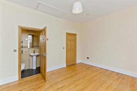 2 bedroom flat for sale, Orchard Road, Craigleith