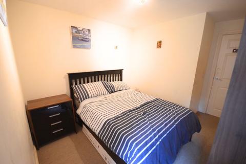 Flat 3, The Avons, 9 Avon Close, Bournemouth, BH8 8SB