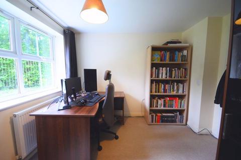 Flat 3, The Avons, 9 Avon Close, Bournemouth, BH8 8SB