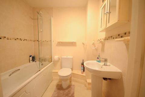 Flat 3, The Avons, 9 Avon Close, Bournemouth, BH8 8SB