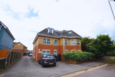 Flat 3, The Avons, 9 Avon Close, Bournemouth, BH8 8SB