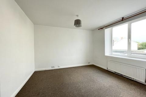 3 bedroom maisonette to rent, High Street, Exeter EX5