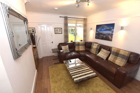 2 bedroom apartment for sale, Benfield Road, Heaton